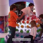 kids climbing